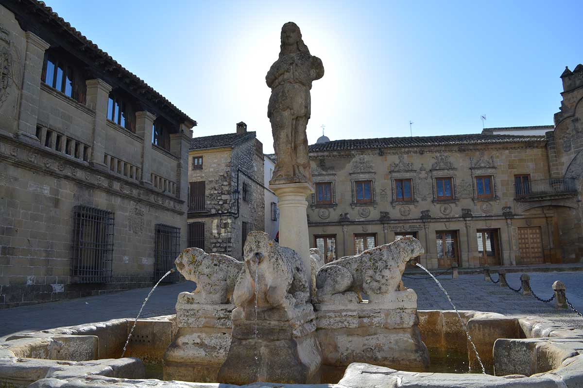 Fuente de los Leones | Turismo y Servicios en Úbeda y Baeza